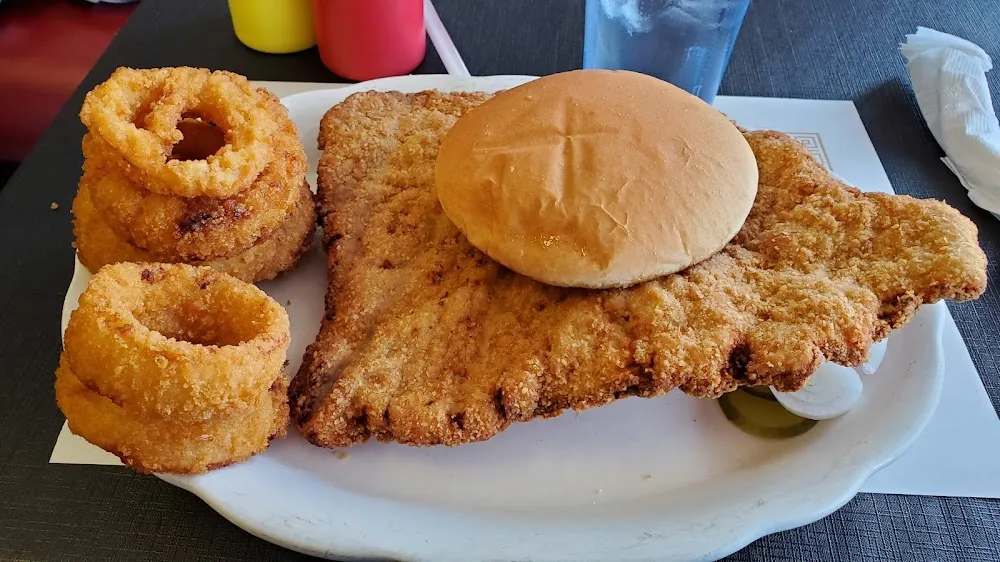 Jumbo Tenderloin Sandwich with Onion Rings